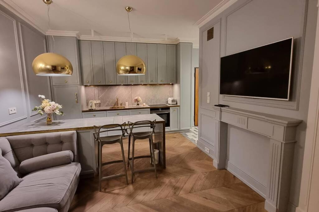 Luxury Garden Apartment Warsaw Exterior photo