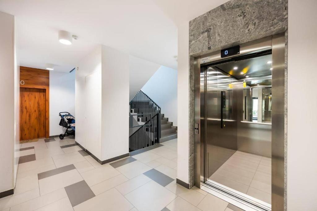 Luxury Garden Apartment Warsaw Exterior photo